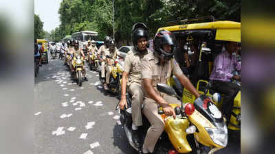 आधी रात में चुराई दिल्ली पुलिस की बाइक और निकल पड़ा पेट्रोलिंग पर