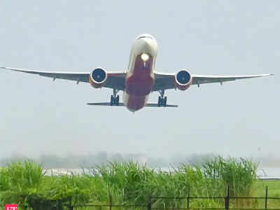 अहमदाबाद विमानसेवा रद्द, प्रवाशांना मनस्ताप