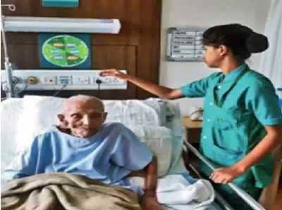 कोलकाता: 102 साल की उम्र में एकदम फिट, कूल्हों का ऑपरेशन सफल