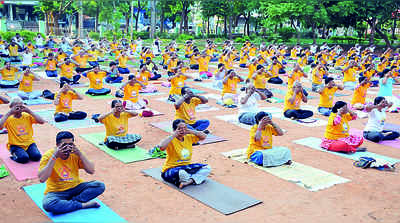 ದಾಖಲೆ ನಿರ್ಮಿಸಲು ಯೋಗಾಭ್ಯಾಸ