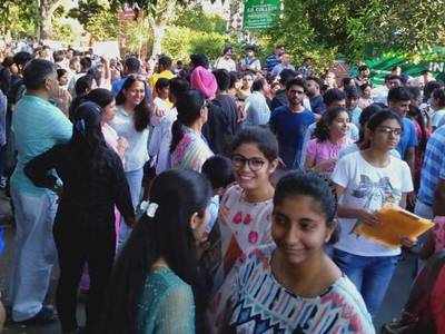 சட்டப் படிப்புக்கான கிளாட் தேர்வு: 60,000 மாணவர்கள் எழுதினர்