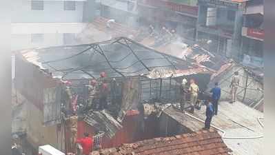 Kochi Broadway Market: ബ്രോഡ്‍‍വേയിലെ തീ നിയന്ത്രണവിധേയം, നാല് കടകള്‍ കത്തിനശിച്ചു