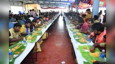 ഓട്ടോ ഡ്രൈവര്‍ സംഘത്തിന് സൽക്കാരം നൽകി ഇളയദളപതി വിജയ്