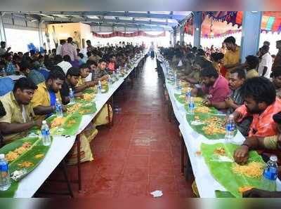 ഓട്ടോ ഡ്രൈവര്‍ സംഘത്തിന് സൽക്കാരം നൽകി ഇളയദളപതി വിജയ്