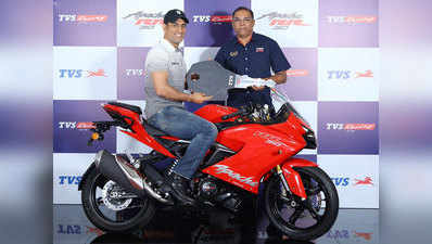 नई TVS Apache RR 310 हुई लॉन्च, एमएस धोनी बने पहले ग्राहक