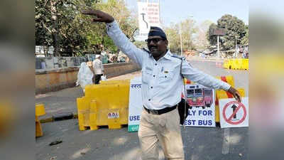 मुंबईः ३ लाख विनाहेल्मेट वाहन चालकांवर कारवाई