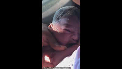 महिला ने कार में दिया बच्चे को जन्म, विडियो वायरल