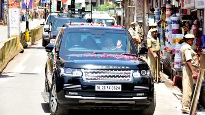 உயிர் காக்கும் அம்சங்களுடன் தயாரான மோடியின் புதிய கார்