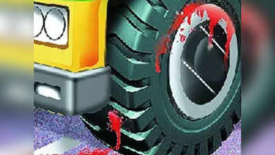 यूपी: टायर फटने से पलटा डीसीएम, तीन लोगों की मौत