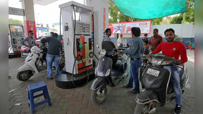 Petrol Price: மெது மெதுவாக குறையும் பெட்ரோல், டீசல் விலை!