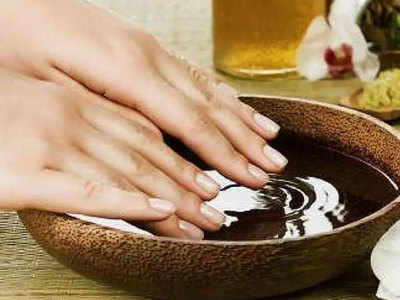 घर पर ऐसे करें Chocolate Pedicure