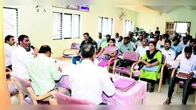 ಕುಡಿಯುವ ನೀರಿನ ಸಮಸ್ಯೆಯನ್ನು ಆದ್ಯತೆಯಾಗಿ ಪರಿಗಣಿಸಿ