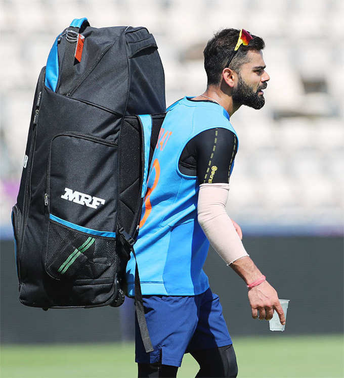 Kohli Injury