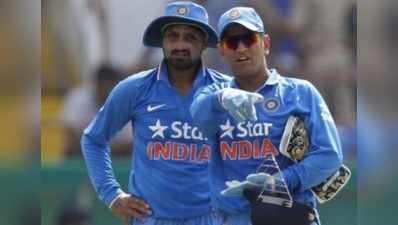 MS Dhoni 2 కాదు.. 10 అడుగులు ముందే: భజ్జీ