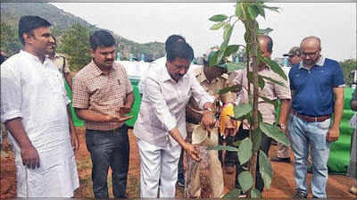 ಗಿಡಗಳ ಪೋಷಣೆಗೆ ಪ್ರತಿಜ್ಞೆ ಸ್ವೀಕರಿಸಿ: ಶಿವಶಂಕರರೆಡ್ಡಿ