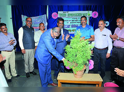 ಪರಿಸರ ಉಳಿಸಲು ಅಳಿಲು ಸೇವೆ ಮಾಡಿ