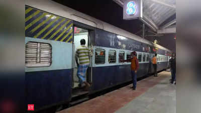 भारतीय रेल की नई सर्विस, अब चलती ट्रेन में मसाज का मजा