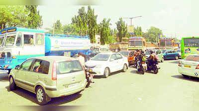 ಹೆದ್ದಾರಿ ವೃತ್ತದಲ್ಲೇ ವಾಹನ ದಟ್ಟಣೆ!