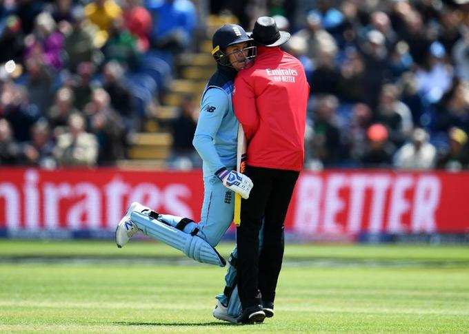 Jason Roy-Umpire-WC 1