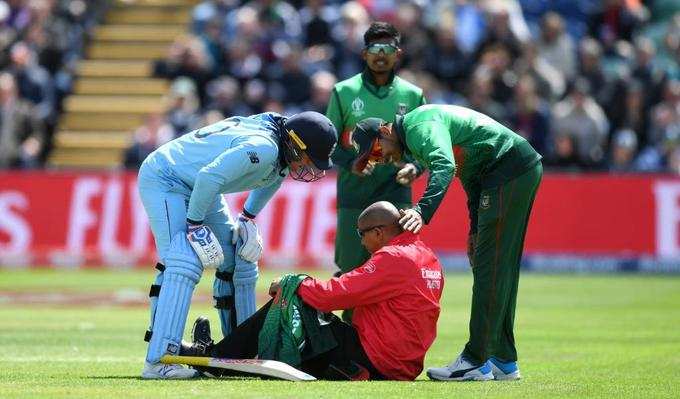 Jason Roy-Umpire-WC 3