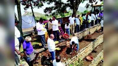 ನಂದಿಯಲ್ಲಿ ಪುರಾತನ ಕಲ್ಯಾಣಿ ಸ್ವಚ್ಛತೆ