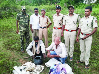 ಬಿಆರ್‌ ಹಿಲ್ಸ್‌ನಲ್ಲಿ ರೈಸ್‌ ಪುಲ್ಲಿಂಗ್‌ ದಂಧೆ ಶಂಕೆ: ಇಬ್ಬರ ಬಂಧನ