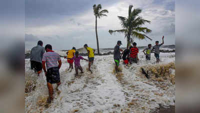 വായു ചുഴലിക്കാറ്റ് കനക്കുന്നു; സംസ്ഥാനത്ത് കനത്ത മഴ