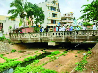 ಶಾಸಕರಿಂದ ನಗರ ಪ್ರದಕ್ಷಿಣೆ: ದೂರಿಗೆ ಸ್ಪಂದನೆ