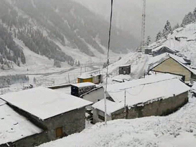 Pahalgam-snowfall