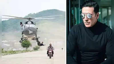 अक्षय कुमार करतोय हेलिकॉप्टरला लटकून हवेत स्टंट