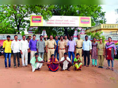 ಮೂವರ ಹತ್ಯೆ; ಐವರ ಬಂಧನ