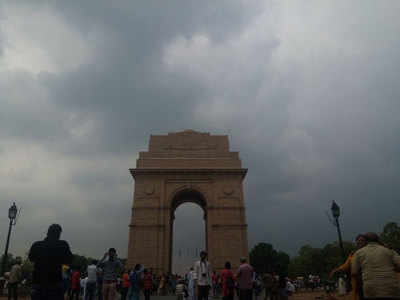 दिल्लीवालों को गर्मी से मिलेगी राहत, बादल छाने और तेज हवाओं के आसार