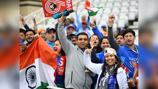 वर्ल्ड कप: भारत-न्यू जीलैंड मैच रद्द, कम नहीं हुआ फैंस का जोश 