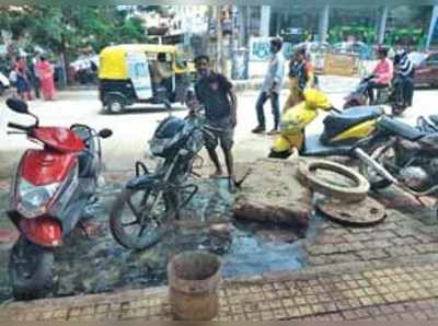 ಮ್ಯಾನ್‌ ಹೋಲ್‌ ಬ್ಲಾಕ್‌...ಮೂಗು ಲಾಕ್‌ !