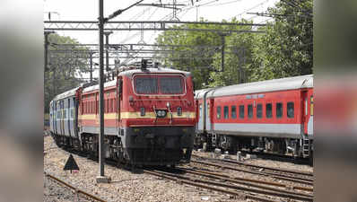 चलती ट्रेनों में यात्रियों की मालिश की सुविधा का प्रस्ताव पश्चिम रेलवे ने वापस लिया