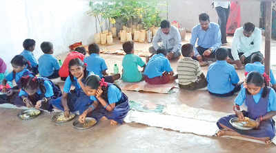 ಶಾಲೆಗೆ ಭೇಟಿ, ಹಾಜರಾತಿ ಪರಿಶೀಲನೆ