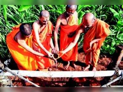 ಅದಮಾರು ಮಠದಲ್ಲಿ ಶ್ರೀಗಳಿಂದ ವನಮಹೋತ್ಸವ