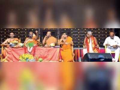 ಜ್ಞಾನ ಗಳಿಕೆಯ ಹಾದಿಯಲ್ಲಿ ಪ್ರತಿಷ್ಠೆ ಸಲ್ಲದು: ಅದಮಾರುಶ್ರೀ