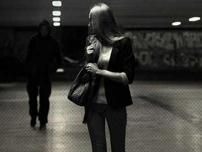 मेट्रो स्टेशन पर महिला के सामने करने लगा मास्टरबेट, पीड़िता ने ट्विटर पर बताई घटना
