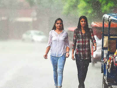 दिल्ली में बारिश से मौसम सुहावना, पूरे सप्ताह 40 से नीचे रहेगा पारा