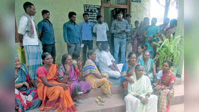 ಪುರಸಭೆ ಎದುರು ಮಹಿಳೆಯರ ಪ್ರತಿಭಟನೆ