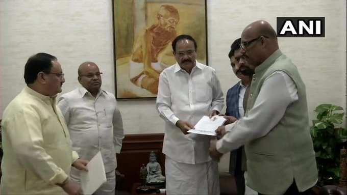 venkaiah with tdp mps