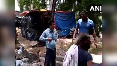 रतलाम: गांव में विकास नहीं, नाराज ग्रामीणों ने पंचायत सचिव को बिजली के खंभे से बांधा