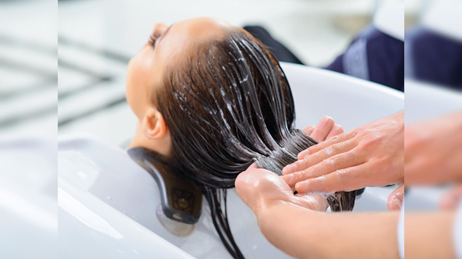 apply conditioner correctly, क्या आप जानते हैं बालों में Conditioner लगाने  का सही तरीका? - hair care tips how to apply conditioner correctly -  Navbharat Times