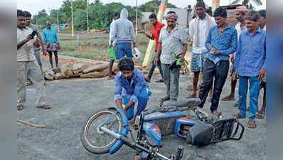 ಬೈಕ್‌ ಚೈನ್‌ ಕವರ್‌ನಲ್ಲಿ ನಾಗರಹಾವು..!