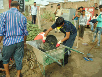 विदिशाः सफाई के लिए रोज खुद नाली में उतरते हैं कलेक्टर, सीएम ने भी की तारीफ