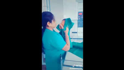 मलकानगिरिः नर्सों ने बीमार नवजात को लेकर SNCU में बनाया टिक टॉक विडियो, नोटिस जारी