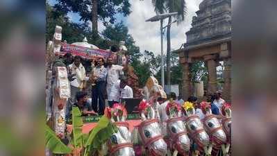 ಕುದುರೆ ಸಾರೋಟಿನಲ್ಲಿ ಹೊರಟಿತು ಕೆಂಪೇಗೌಡ ಜ್ಯೋತಿ