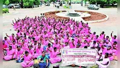 ಬೇಡಿಕೆ ಈಡೇರಿಸುವಂತೆ ಆಶಾ ಕಾರ್ಯಕರ್ತೆಯರ ಪ್ರತಿಭಟನೆ