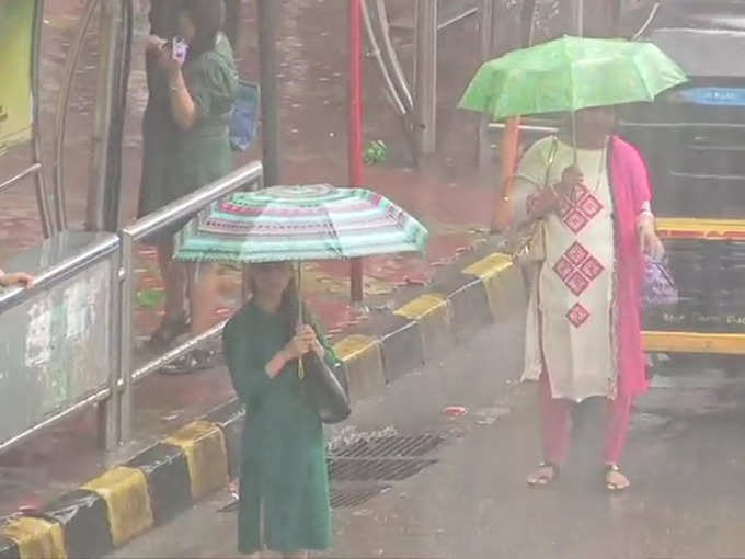 मुंबई में भारी बारिश